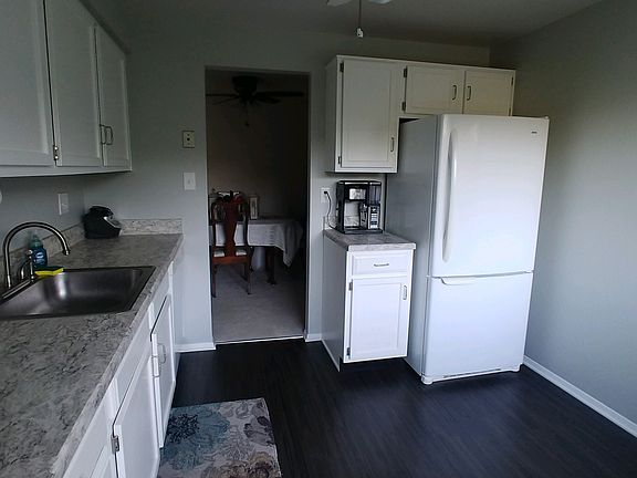 4th image of 2 Bristol Hill Ct APT B2
