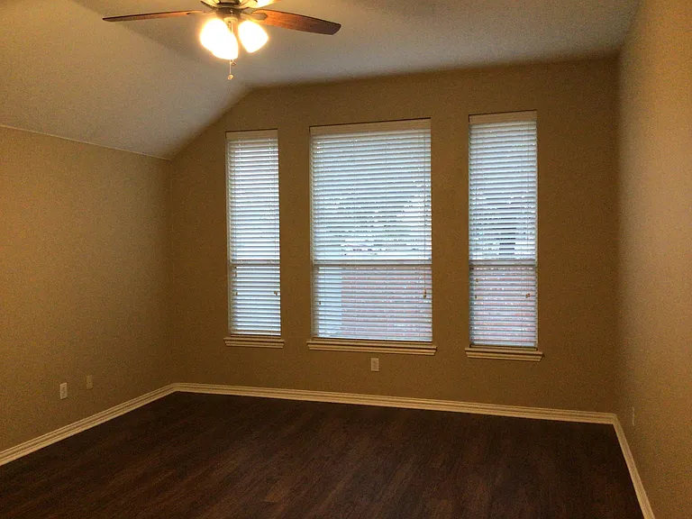 823 Fleetwood Cove Dr — Photo 13