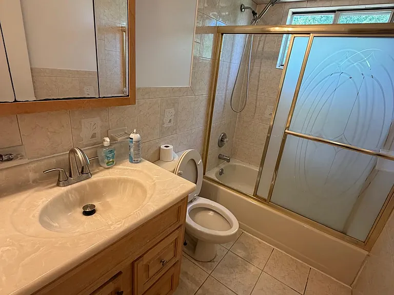 557B Plainview Rd — Photo 7