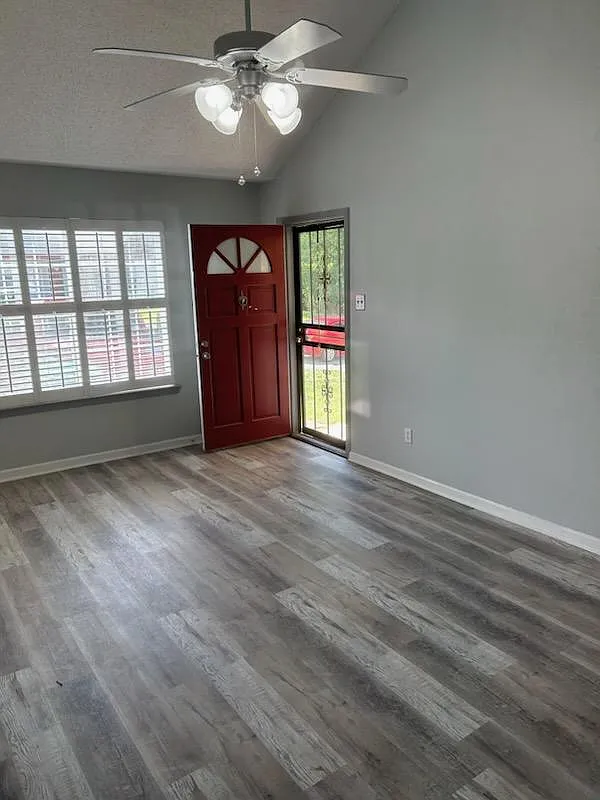 5512 Ginners Dr — Photo 2
