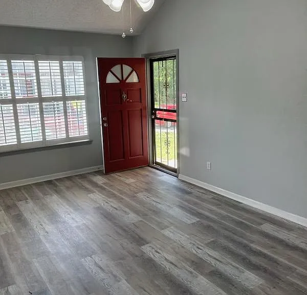 5512 Ginners Dr — Photo 2