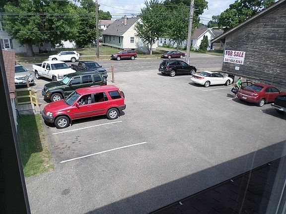 4th image of 560 Main St APT 4