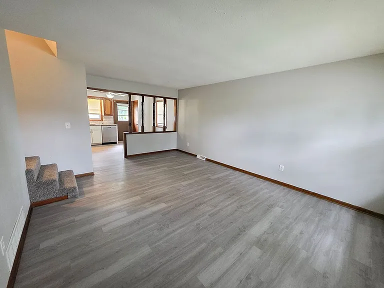 1710 SW Sunset Ave — Photo 2