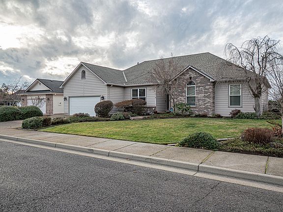 3rd image of 198 Prairie Lndg