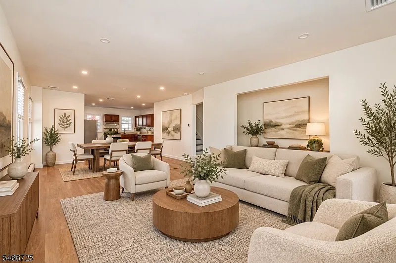 4 bed, 2.0 bath, $3,900 — Photo 1