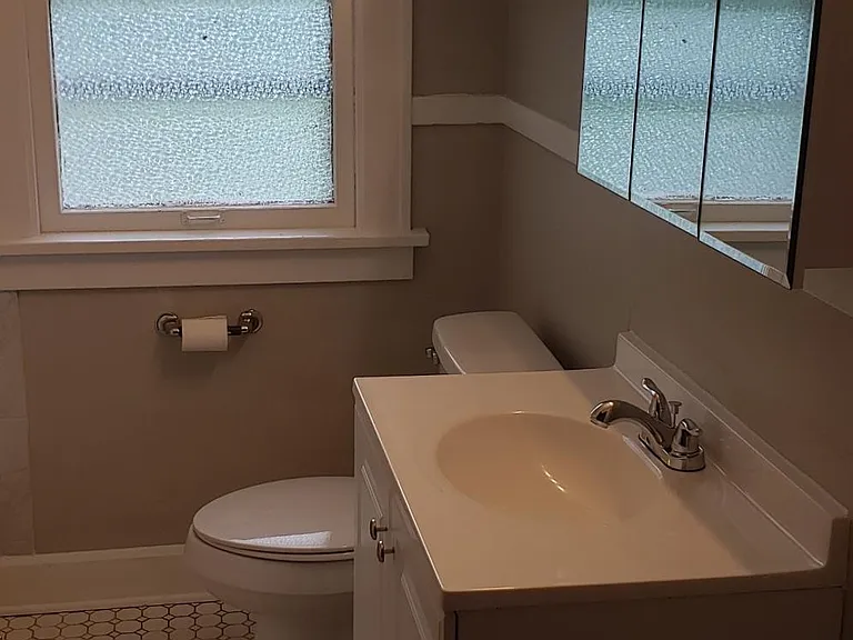 1469 Winton Ave — Photo 15