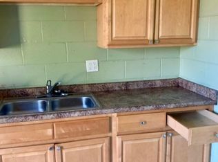 252 S Monroe St, Lyons, GA 30436