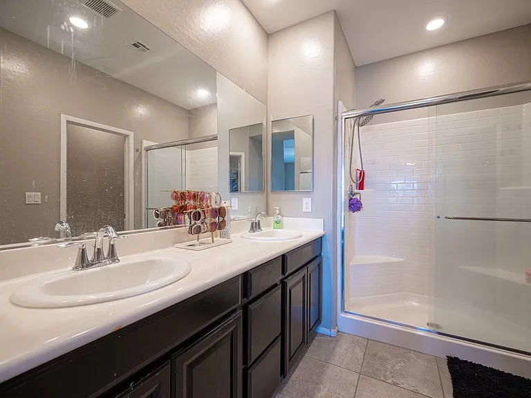 2715 Amazing Meadows Ave — Photo 33