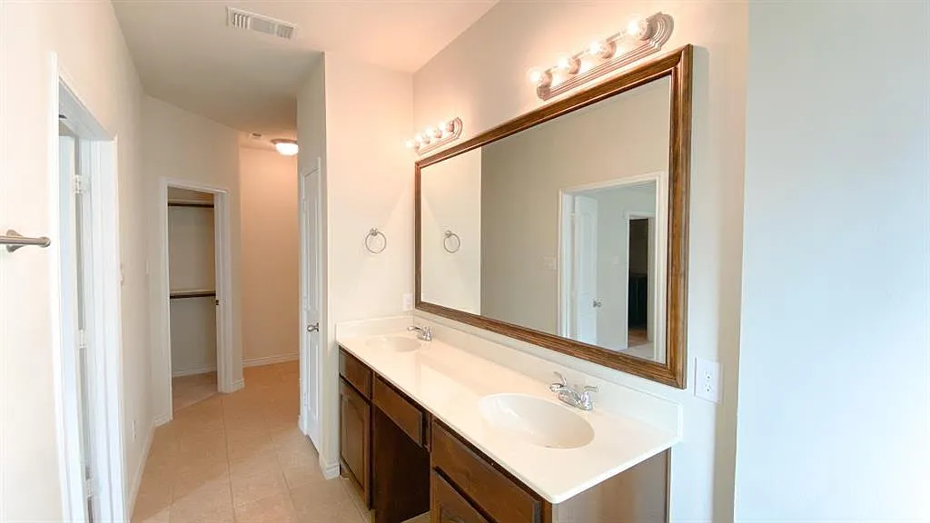 1417 Sun Dr — Photo 4