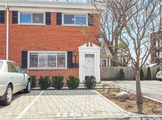 2106 Saint Johns Ave APT F, Highland Park, IL 60035