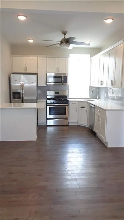 Building Photo - 376 Kennedy Blvd #1R