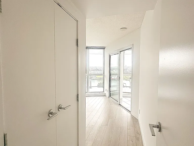 685 Pacific Blvd #1807 — Photo 7