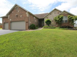 1762 W Copper Creek Rd, Nixa, MO 65714