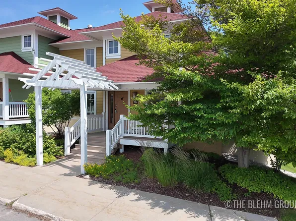 12069 Mountain Top Cir #704, Thompsonville, MI 49683