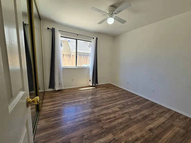 39354 Longhorn Ct — Photo 13