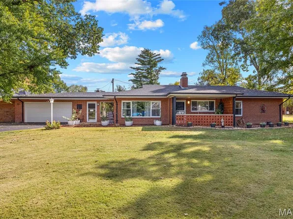 8934 Felicia Dr, Saint Louis, MO 63123