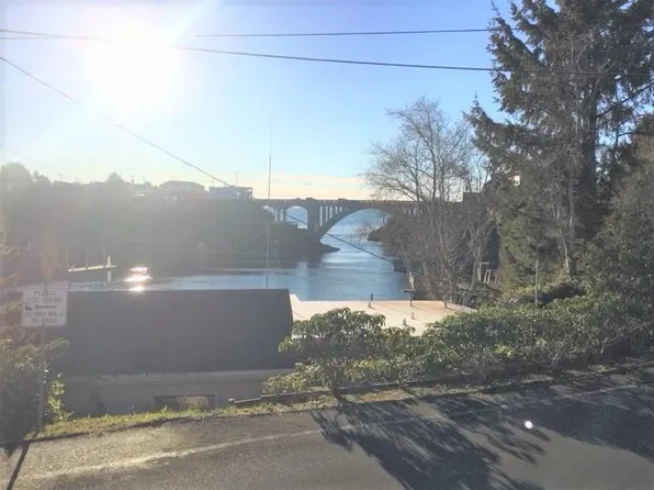125 SE Bay St #1, Depoe Bay, OR 97341