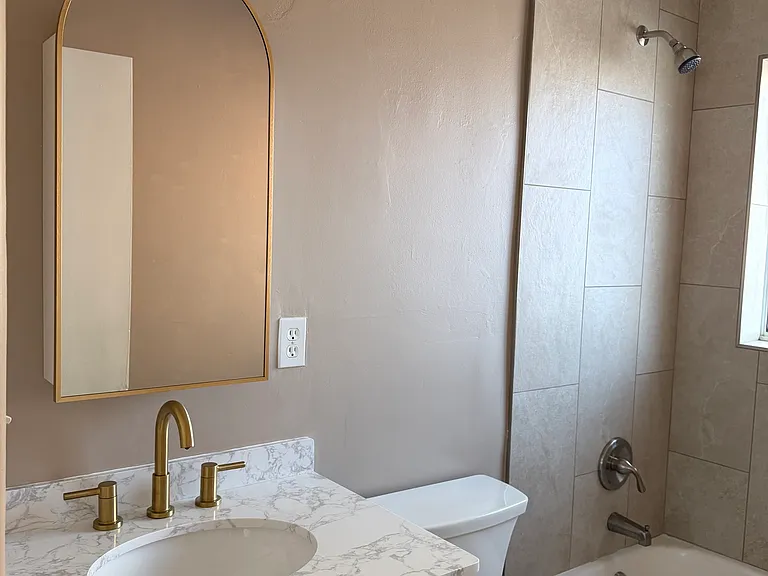 1042 E Water St #1042 — Photo 13
