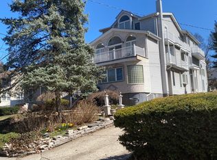 1141 Queen Anne Rd #1, Teaneck, NJ 07666