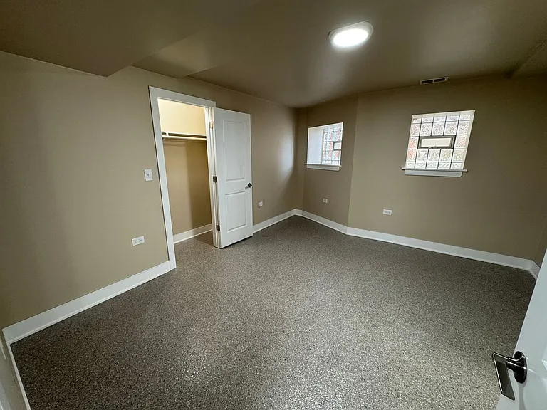 6341 S Elizabeth St #G — Photo 16