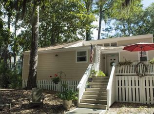 29 Whalers Ct, Edisto Island, SC 29438