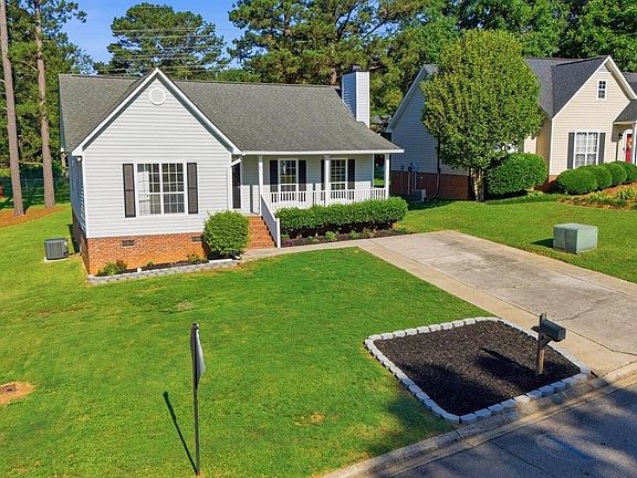 3rd image of 644 Whitland Rd