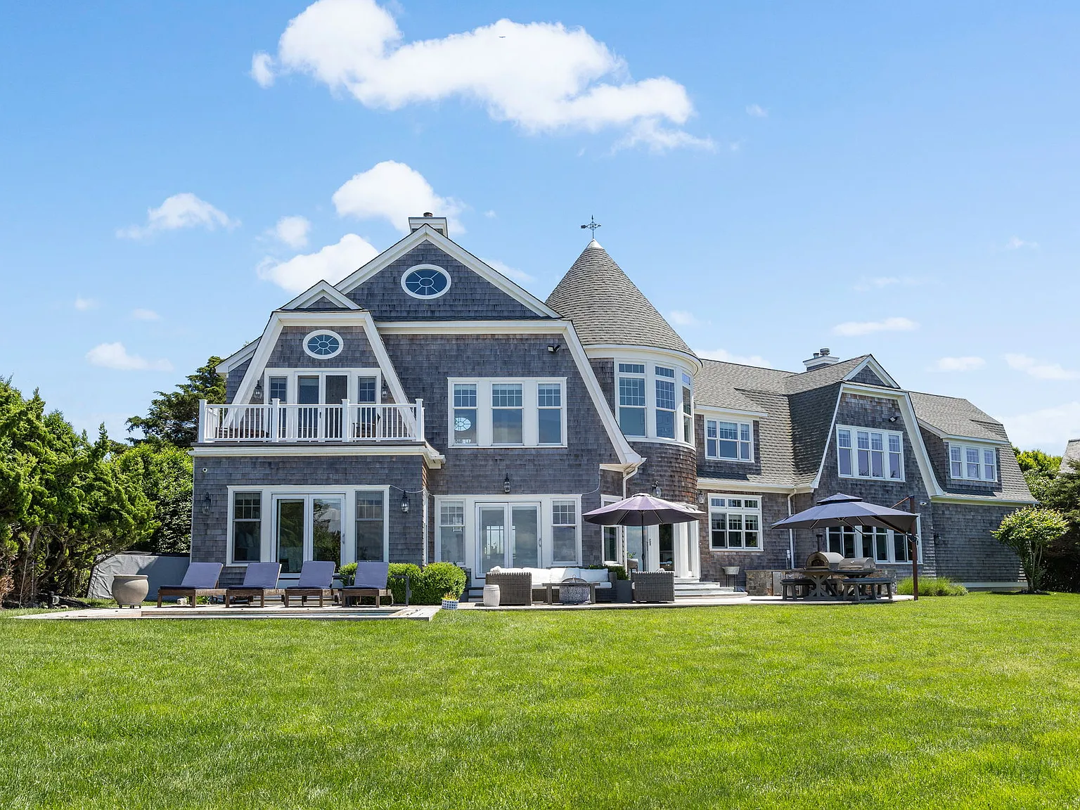 5 bed, 5000 sqft, $20,000 — Photo 1