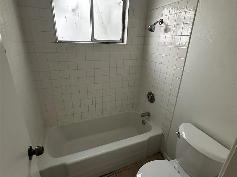 115 W New York Ave #11 — Photo 6
