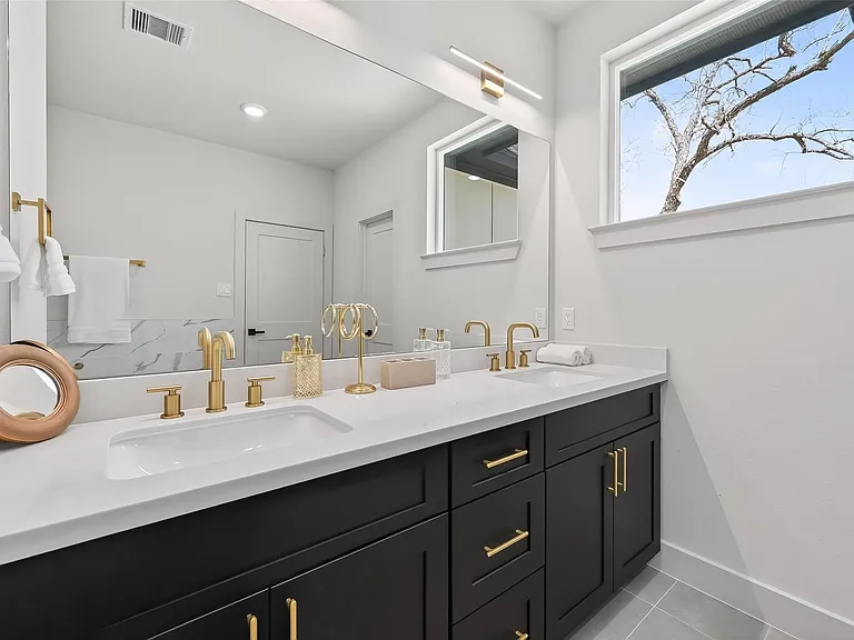 975 Highland Light Ln — Photo 19
