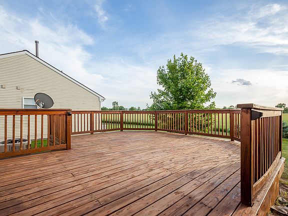 5th image of 7292 Maplelawn Dr