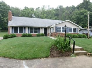 165 E Mohawk Dr, Malvern, OH 44644