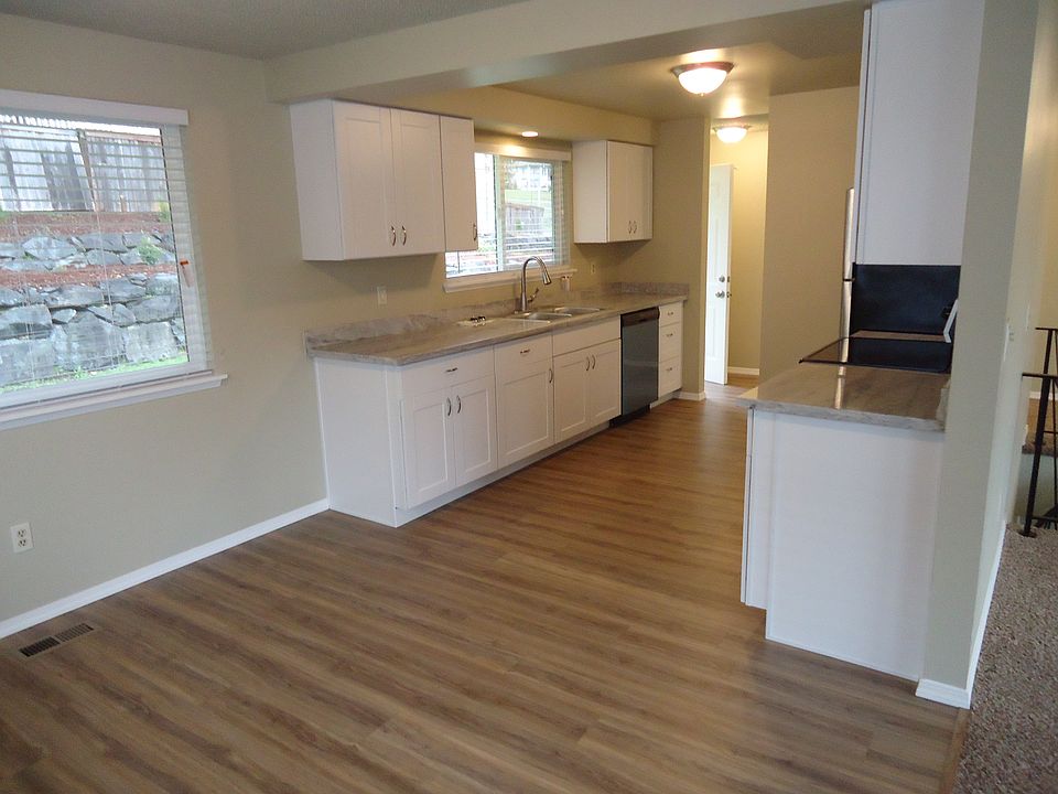 1st image of 17107 6th Avenue Ct S