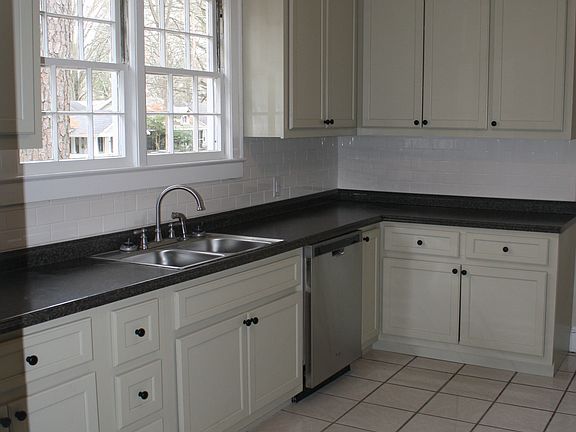 2nd image of 511 Hanna St