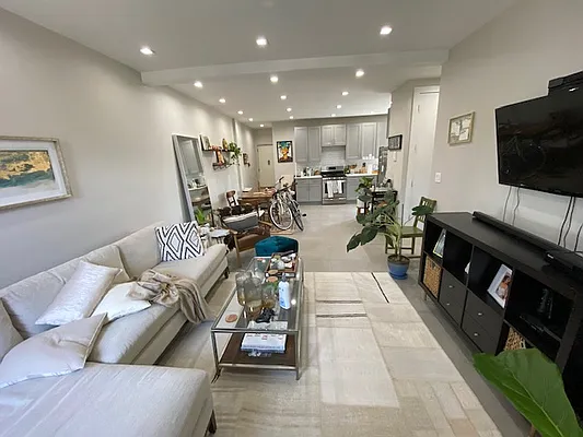 Rented by Mdays Realty | media 12