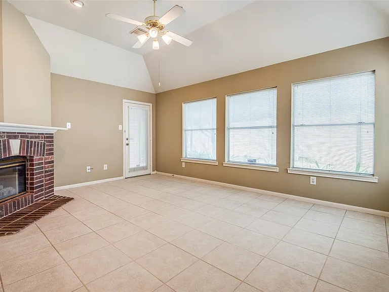 9827 Bestin Ln — Photo 17