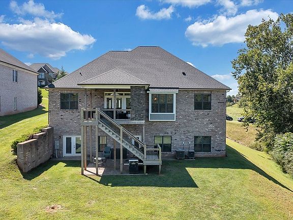 4th image of 1346 Lake Manor Dr