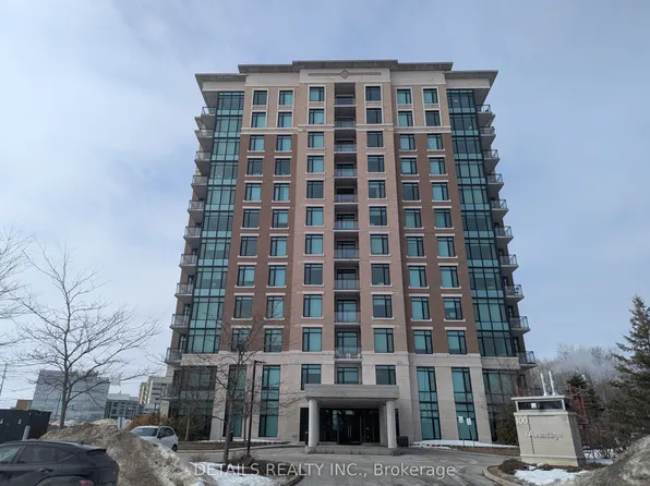 100 Roger Guindon Ave #402, Ottawa, ON K1G 3Z7