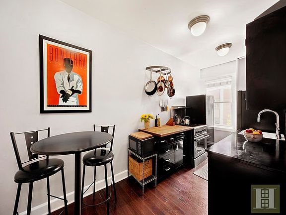 4th image of 4018 Broadway #3C