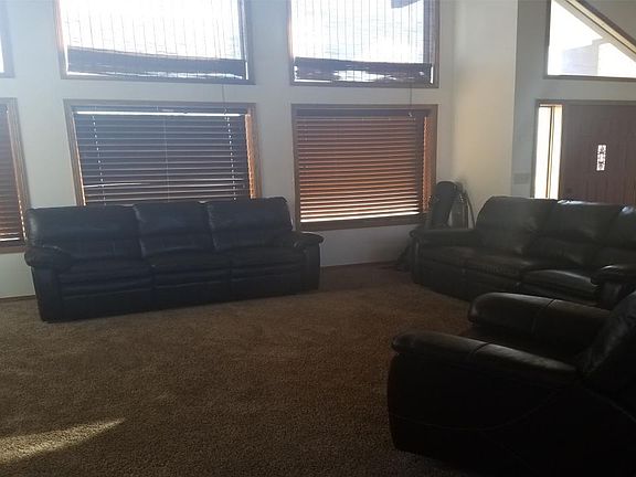 LEATHER COUCHES TO RELAX AND WATCH A MOVIE