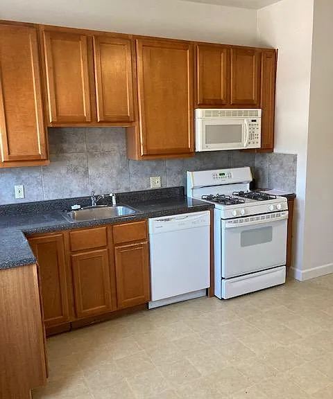 1053 S Vandeventer Ave — Photo 3