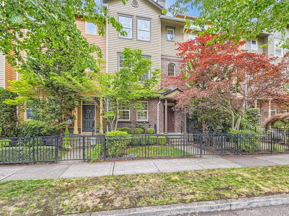 5817 NE Orenco Gardens Dr, Hillsboro, OR 97124