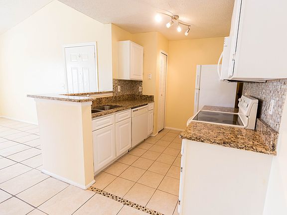 5th image of 2231 Cascades Blvd Unit 303