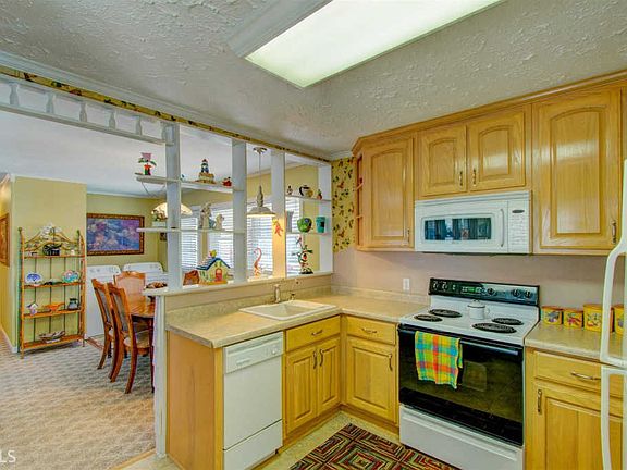 5th image of 250 Crescent Dr