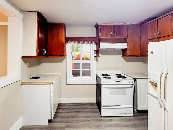 4th image of 825 13th Ct