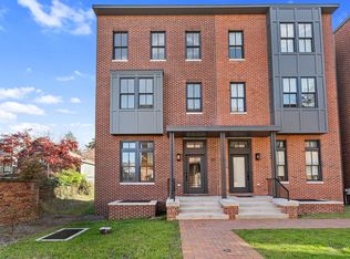 121 Thornton Ln, Newtown, PA 18940