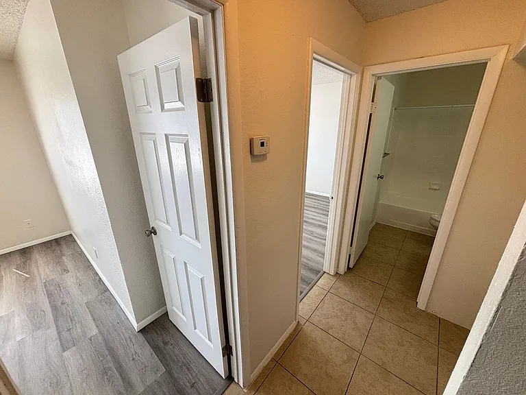 2883 Wheelwright Dr #6-D — Photo 8