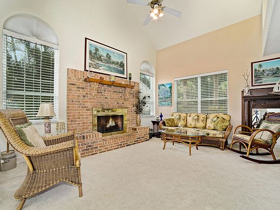 5th image of 250 Alameda Dr
