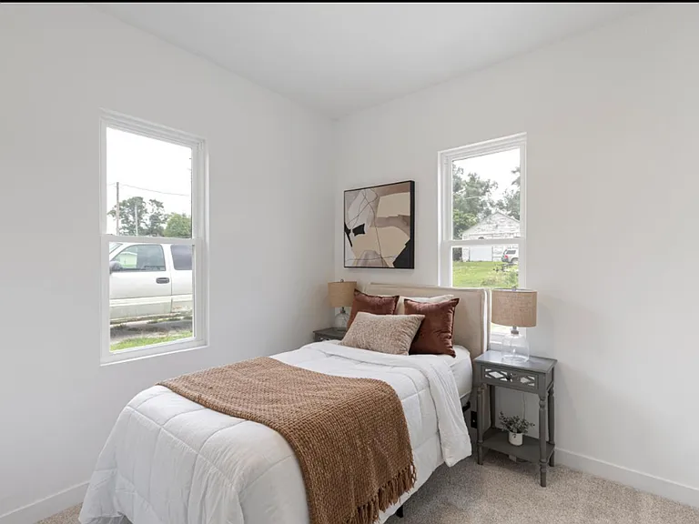 104 E Florence St — Photo 12