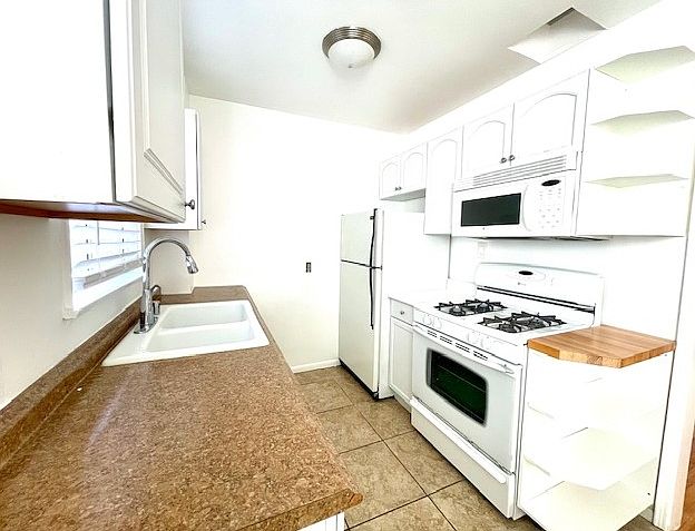 1st image of 632 E Magnolia Blvd #C