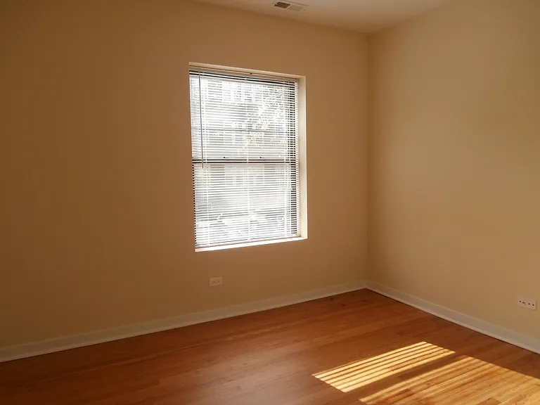 6601-03 N Campbell Avenue W Albion Ave #2450-52 — Photo 6